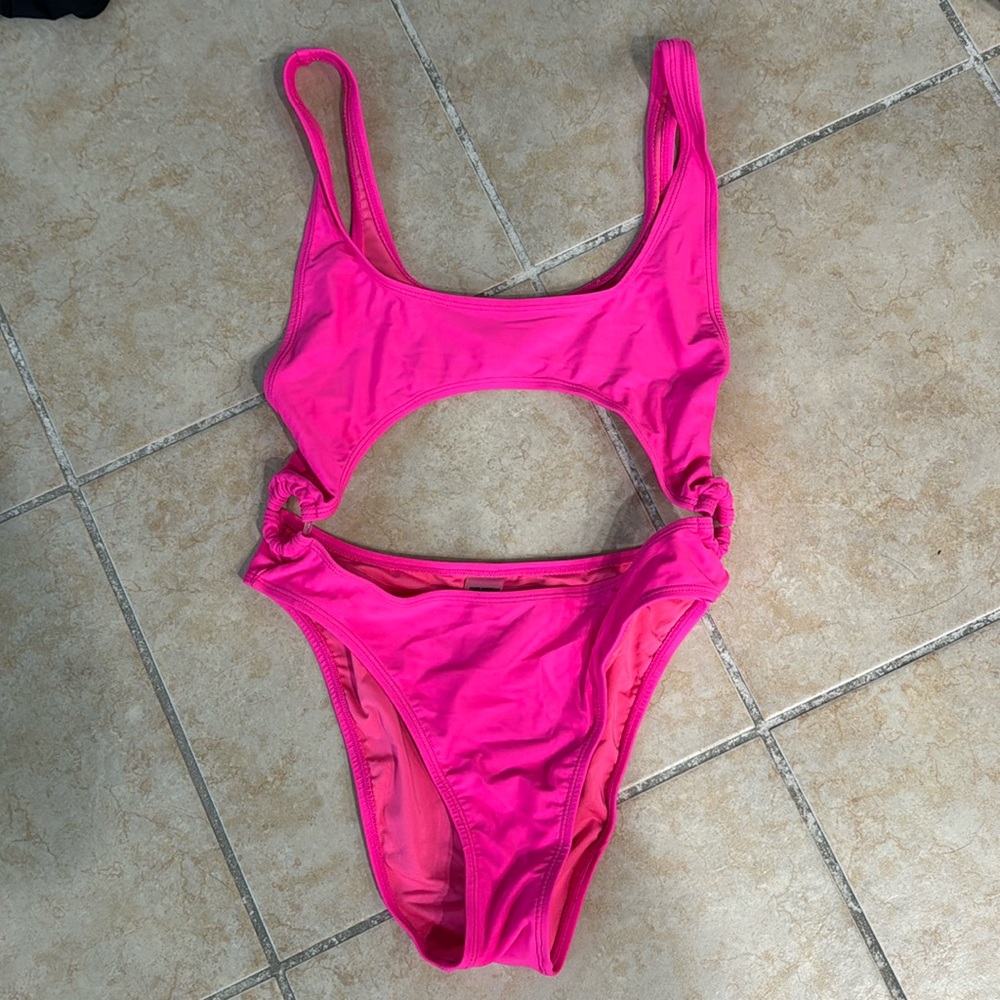 Good American always fits Monokini one piece swim suit